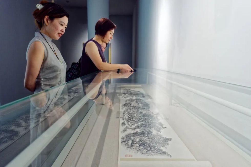 展陈时间更长、展品更精美、数量更多!中国国际进口博览会文物艺术品公益展举行